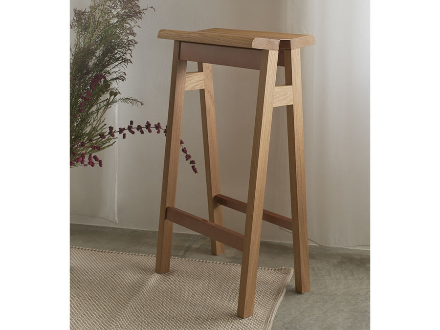 Hi.series hi-stool