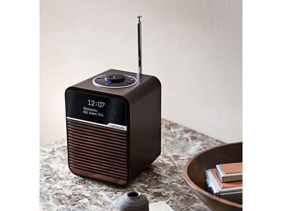 R1mk4 Deluxe Bluetooth Radio