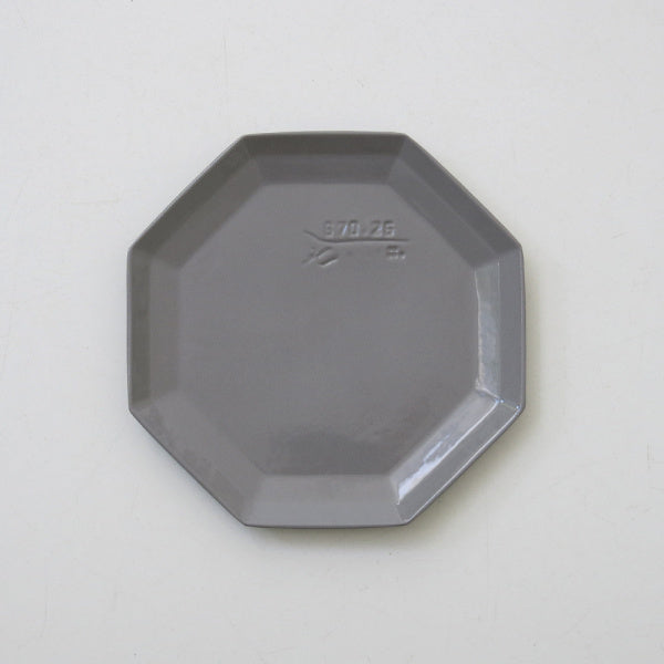 Plate 02 Gray