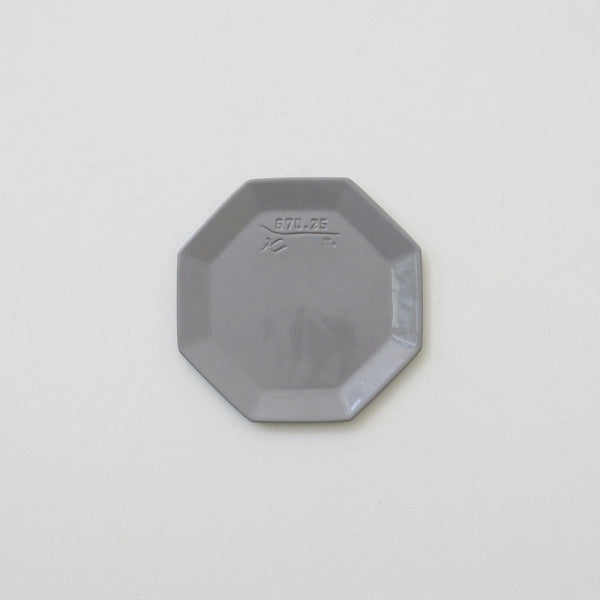Plate 03 Gray