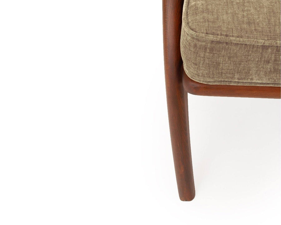 MADISON LOUNGE CHAIR Madison Lounge Chair