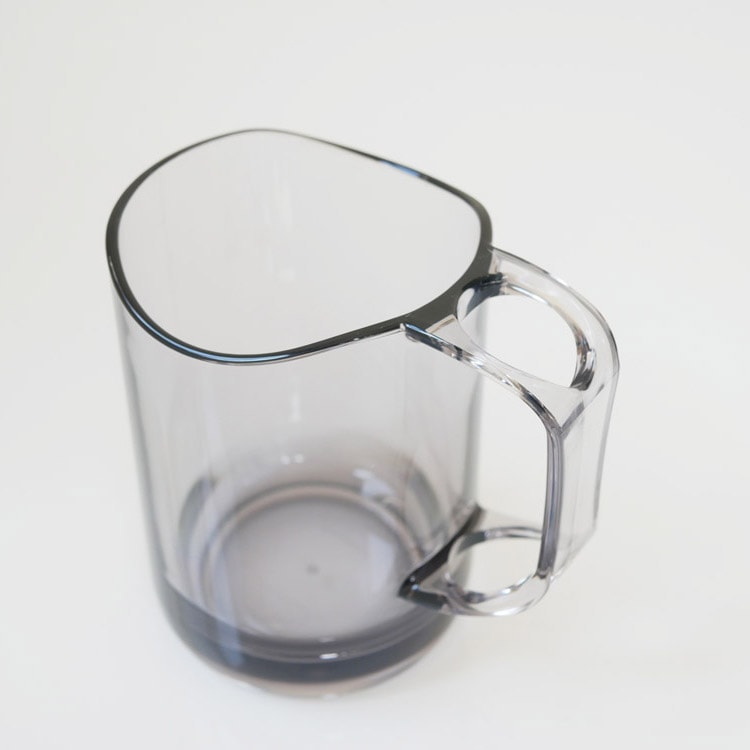 Water-draining stand mug, gray