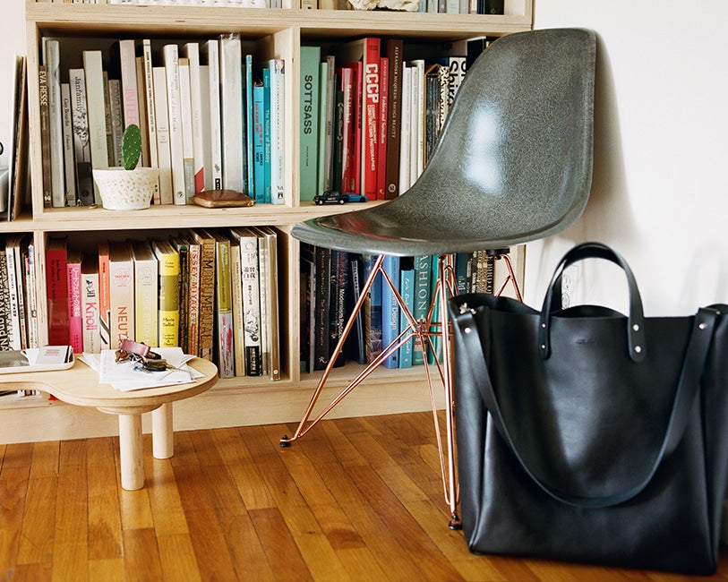 GS Fiberglass Side Shell Eiffel Chair by Modernica モダニカ製