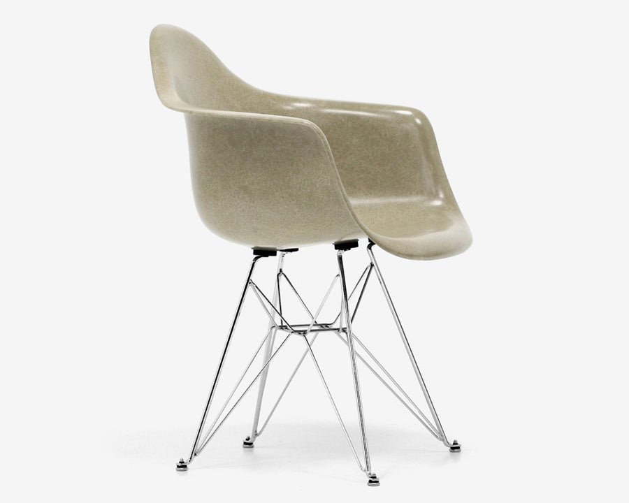 Fiberglass Arm Shell Chair PEBBLE ペブル