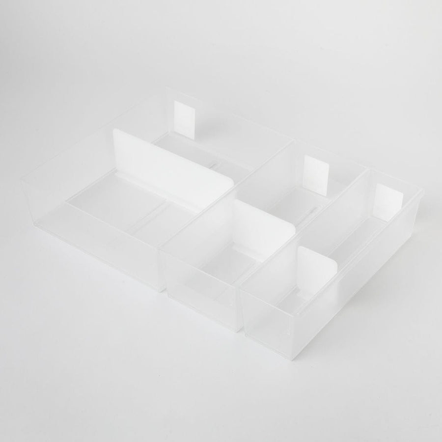 Lingerie case with one divider
