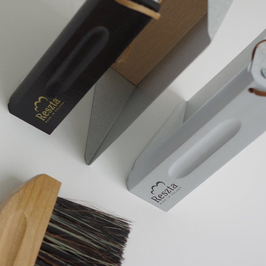 table brush set