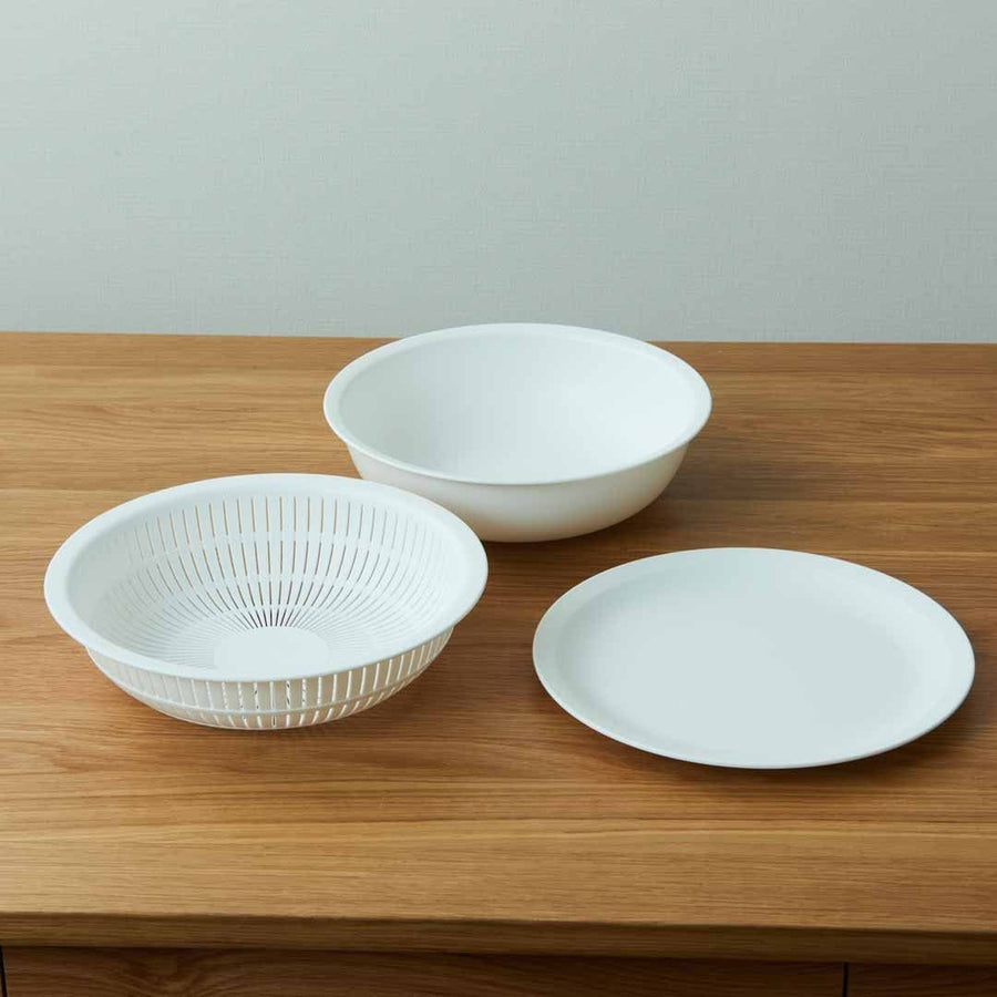 Set of Colander, Shallow Bowl, and Plate (Gray) that can also be used to wash rice