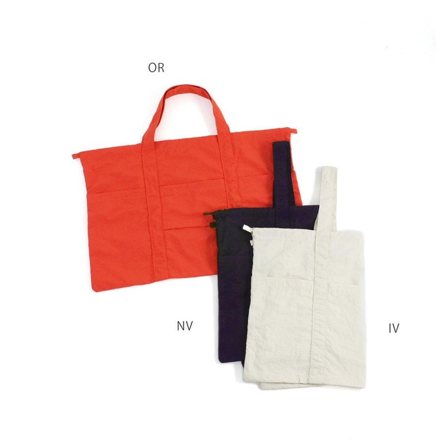 A water-repellent tote bag that can hold a lot of luggage