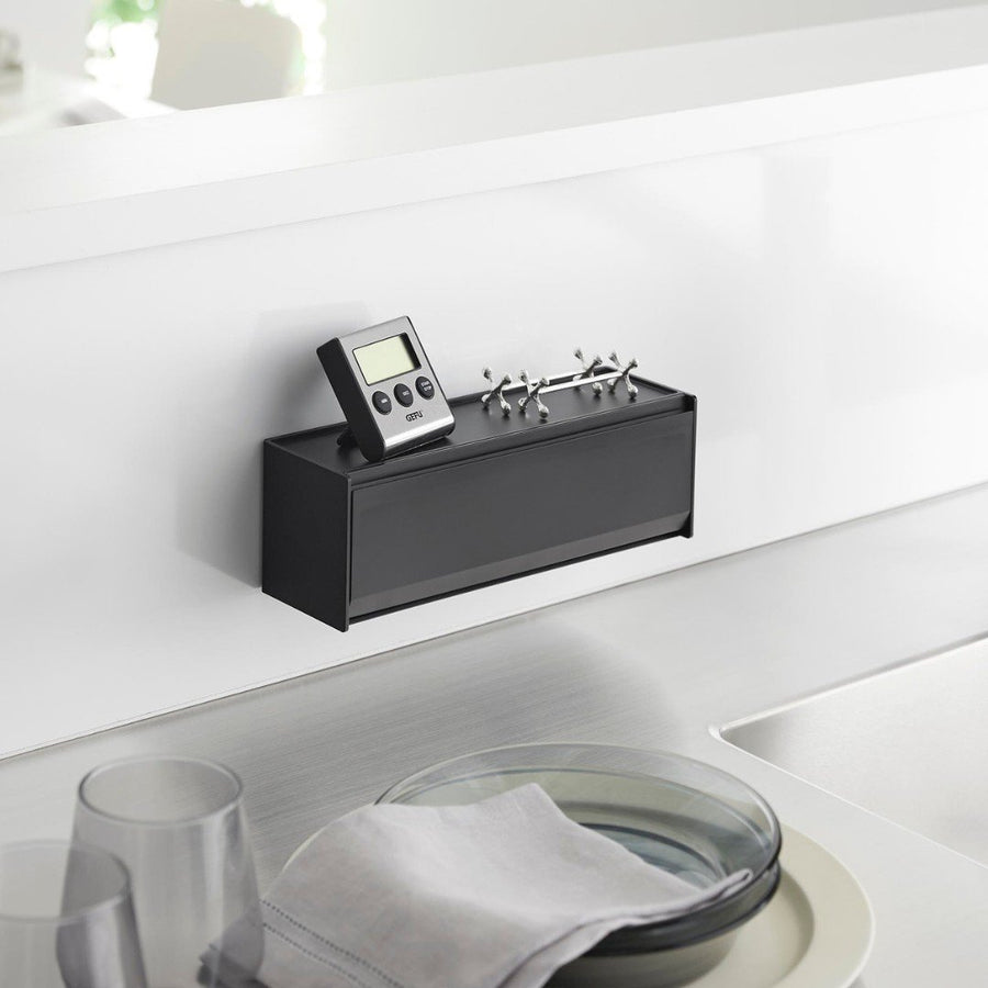Tower Magnet Cutlery Case