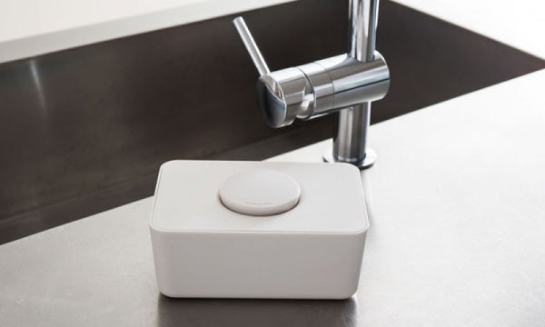 B2C Wet Tissue Holder