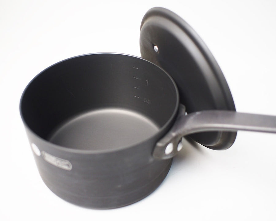GS Black Saucepan by ETOETOTEATO