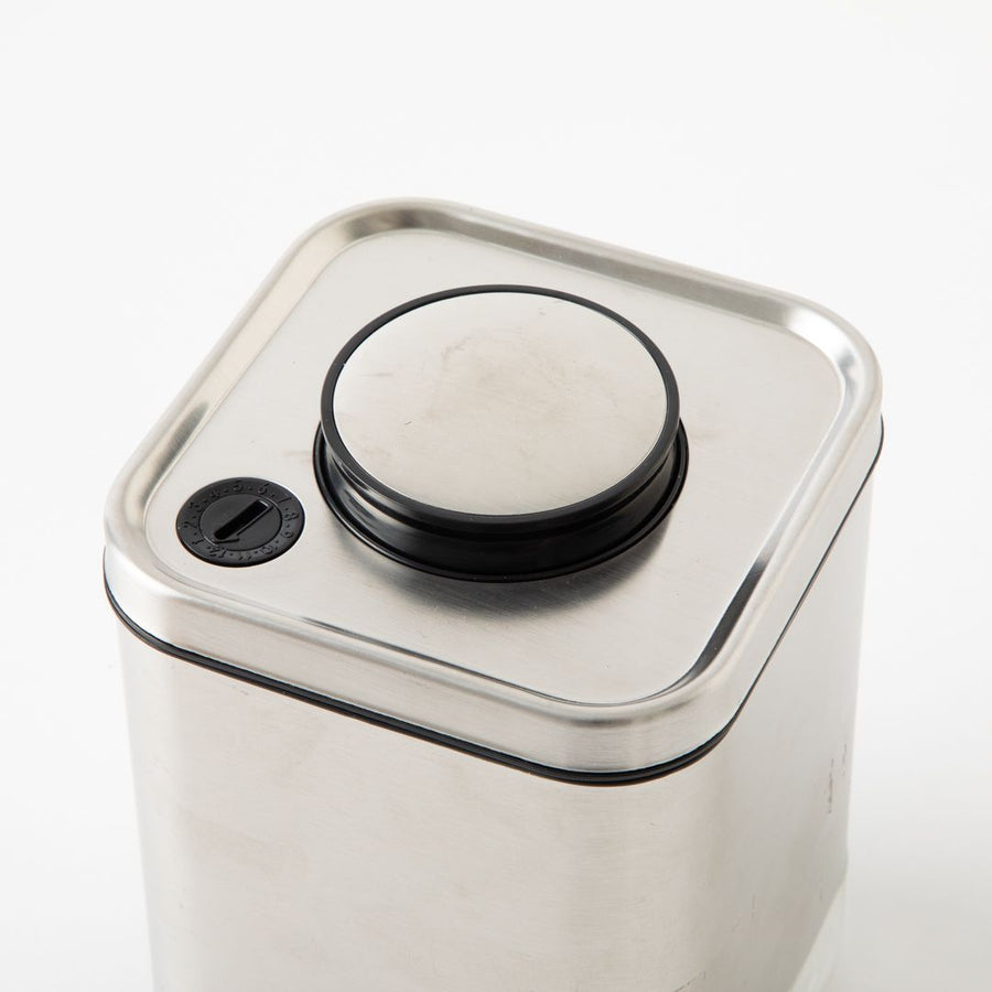 CUBE JAR WITH PRESS LID S
