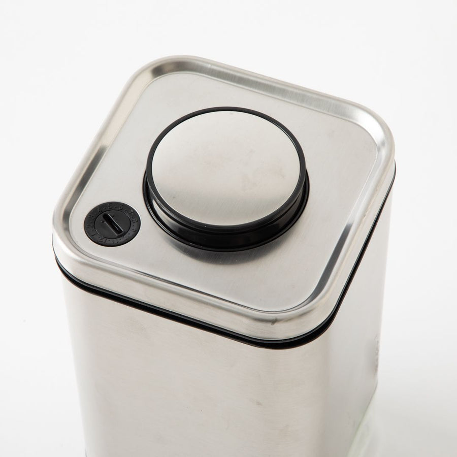 CUBE JAR WITH PRESS LID M