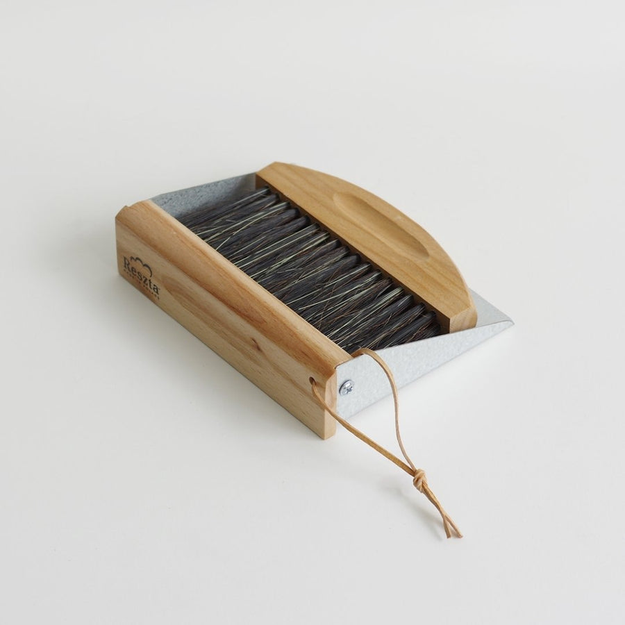 table brush set