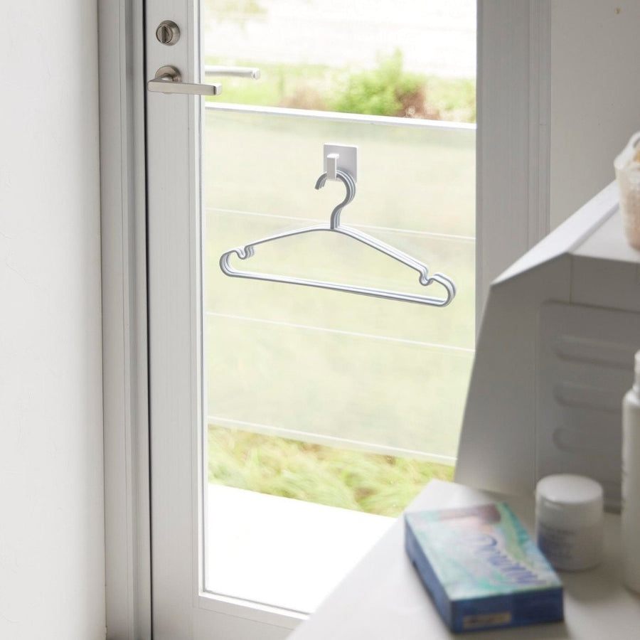 tower film hook spray hook