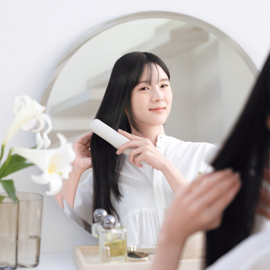 Rechargeable styling heater brush