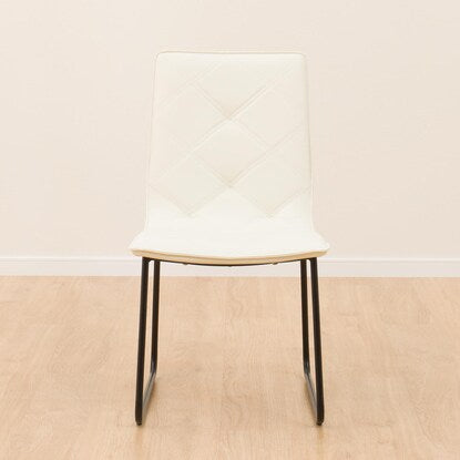 Dining chair that is resistant to scratches and dirt (Tennel KD N-Shield WH)