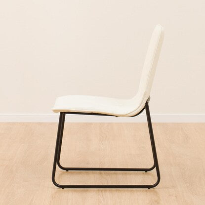 Dining chair that is resistant to scratches and dirt (Tennel KD N-Shield WH)