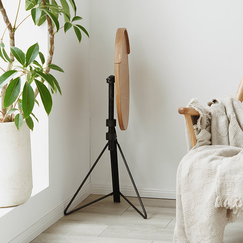Adjustable angle round table