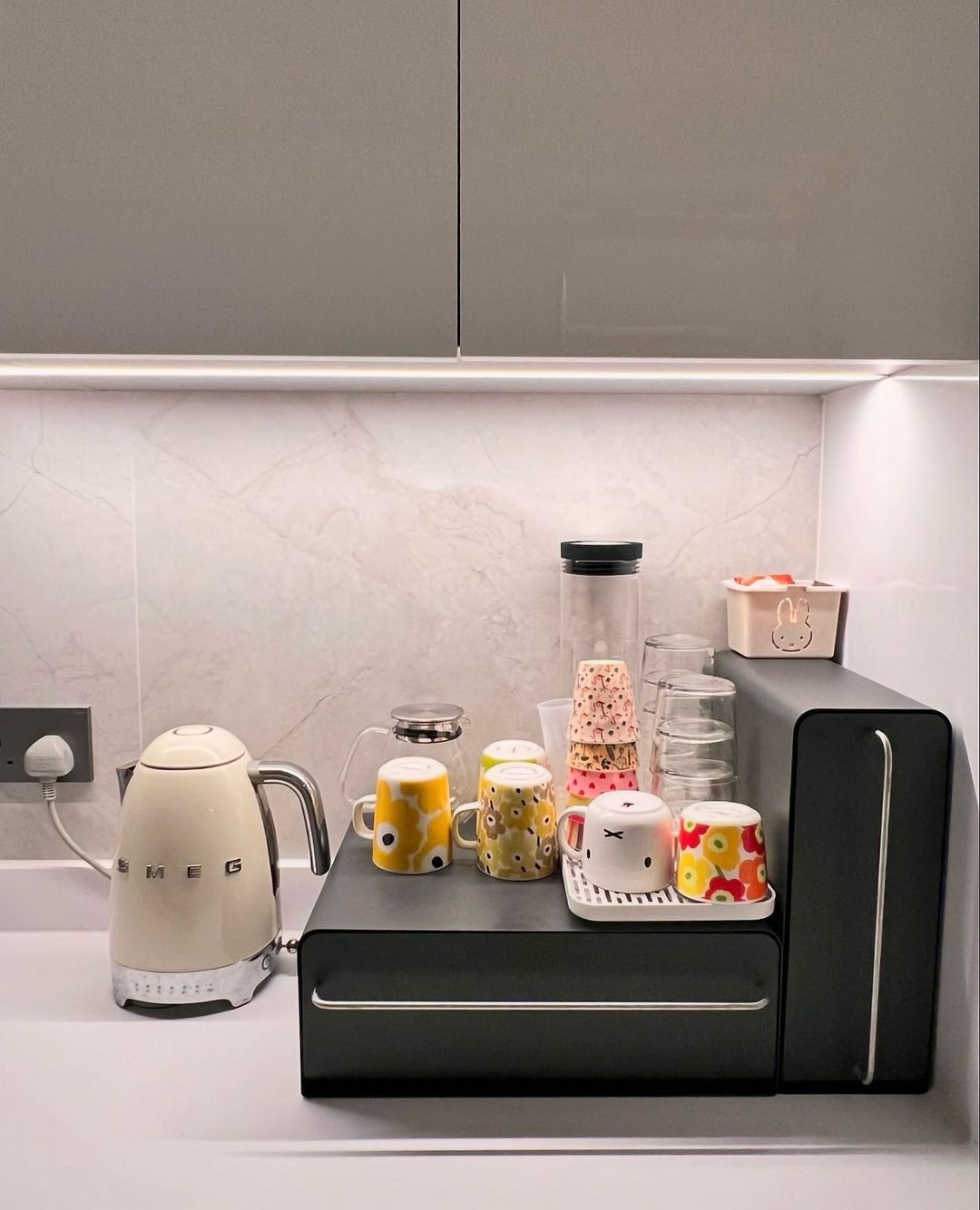 新品未使用】SMEG スメッグ ケトル(シャンパンマット) 【公式通販】