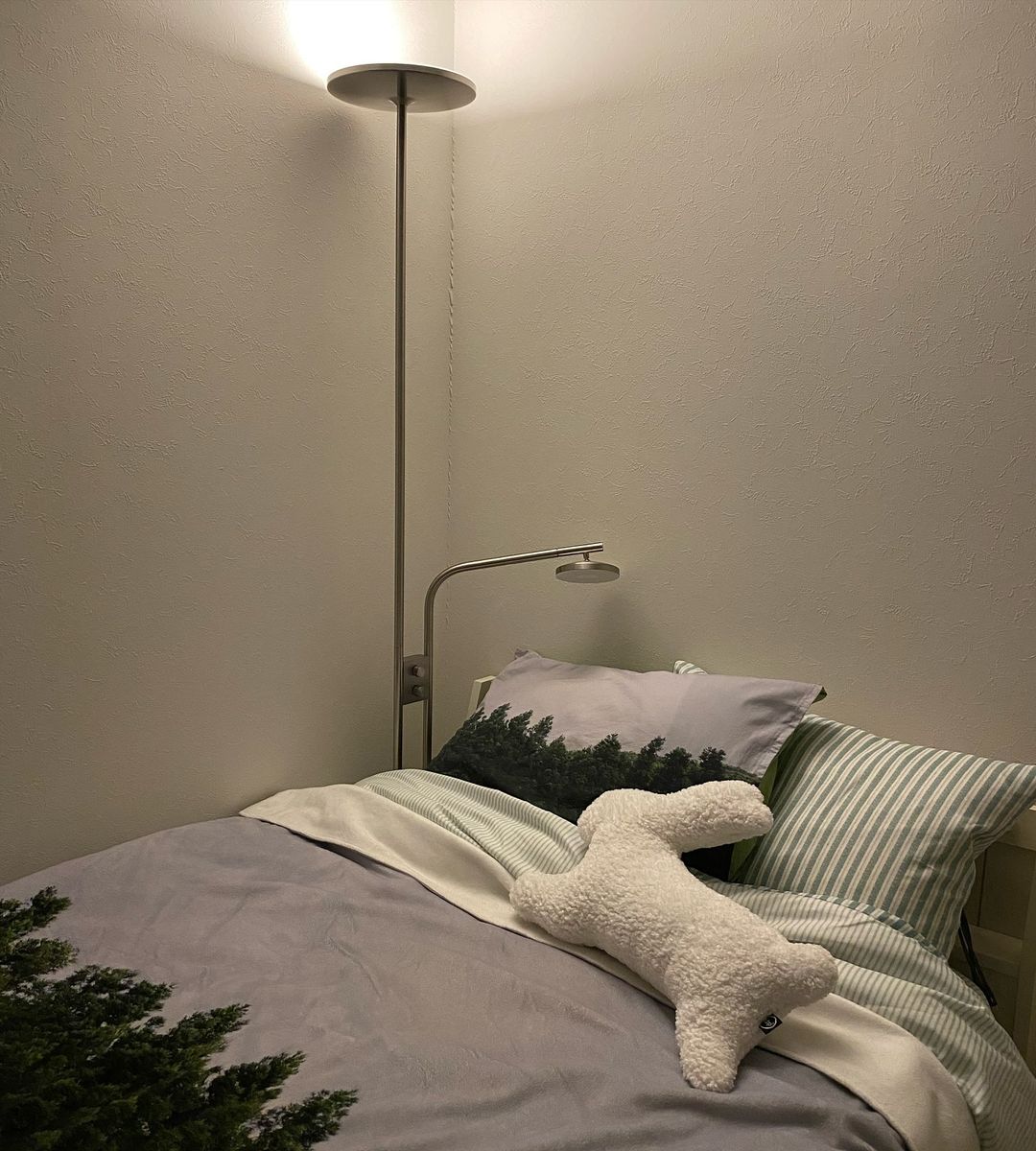 IKEA(イケア) ISJAKT（イスヤクト）LEDフロアアップライト - ミルム