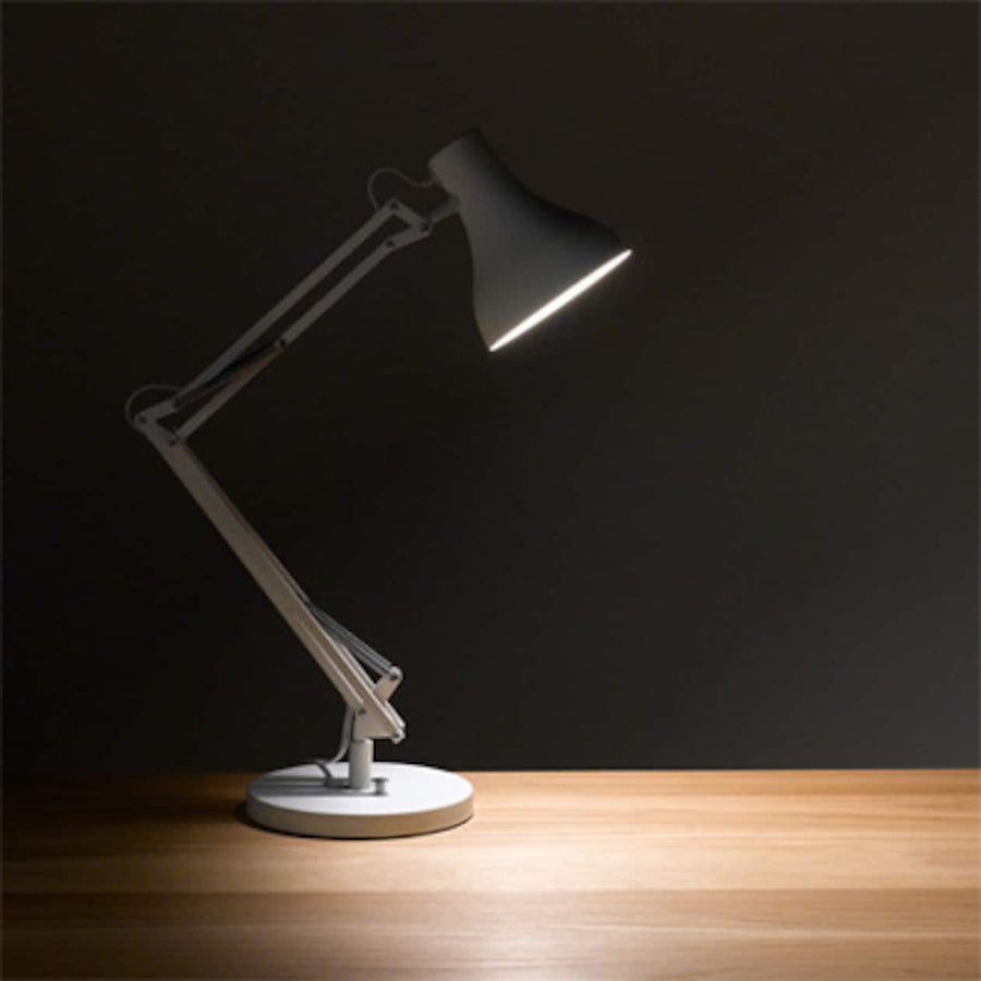 LED aluminum arm light with base