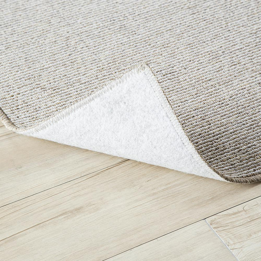 A beige carpet for spending time comfortably with pets, 4.5 tatami mats