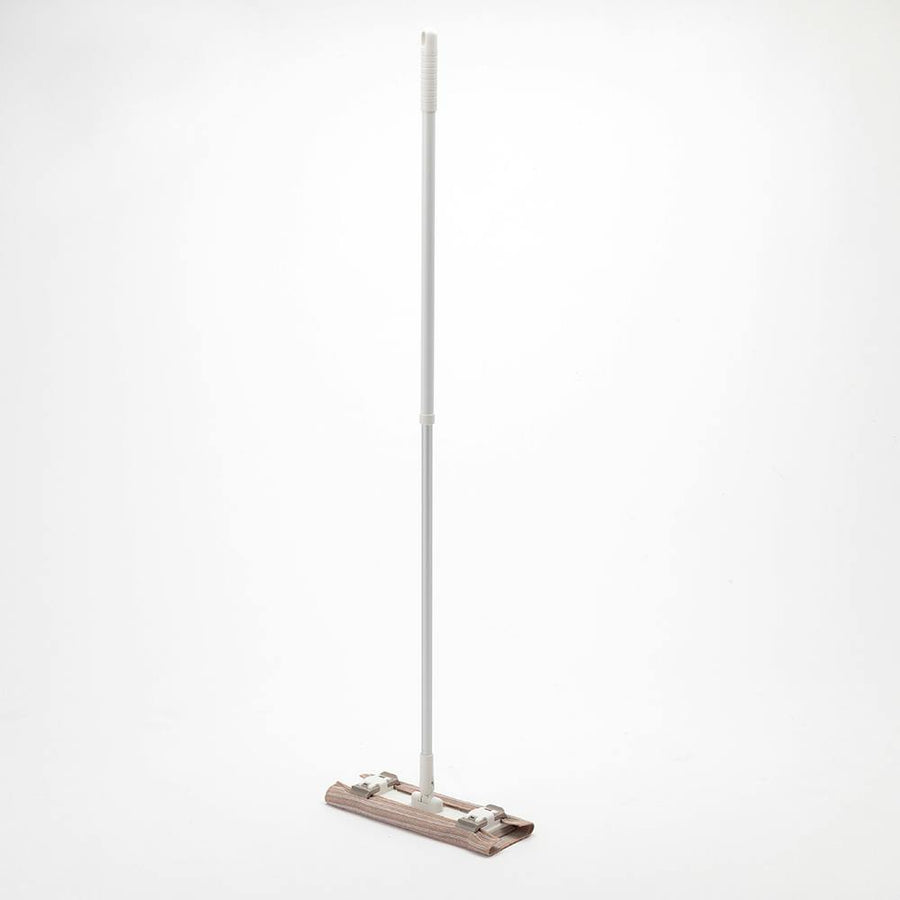 A floor wiper that can be used for mopping