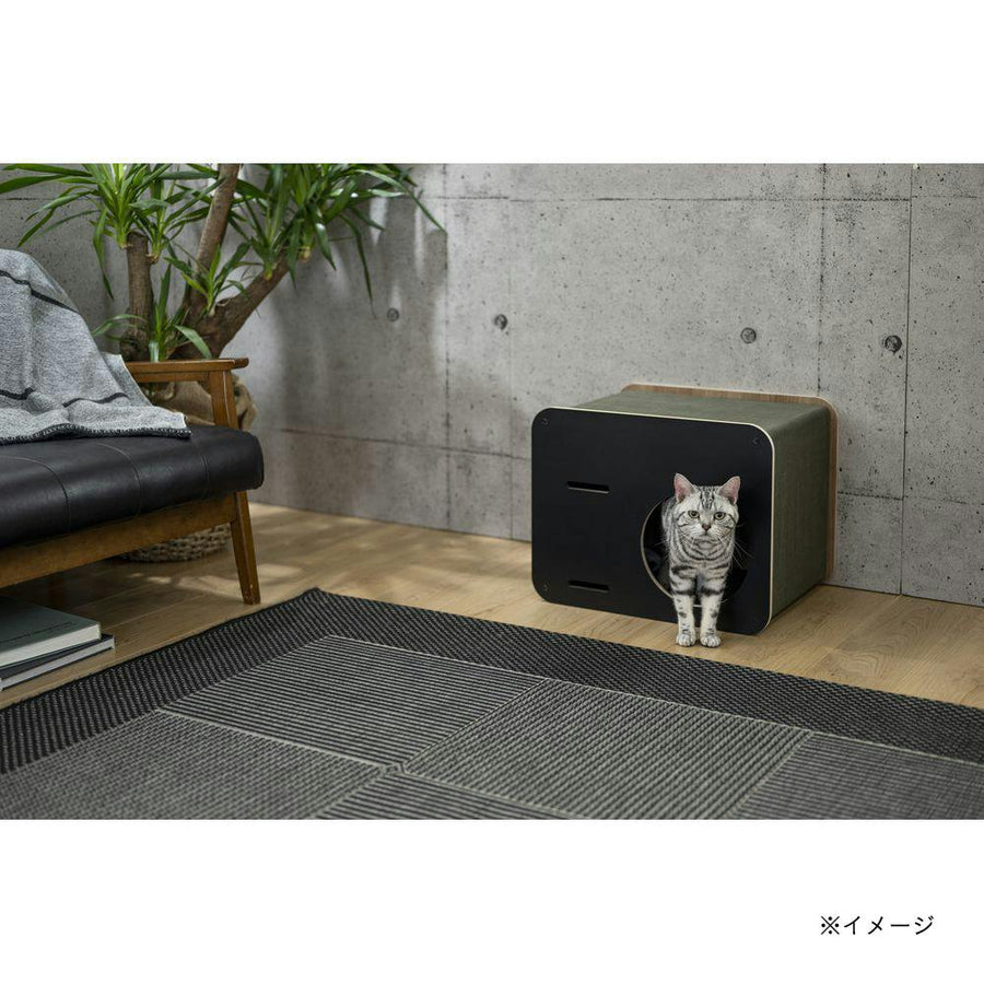 Square pet house with selectable cover