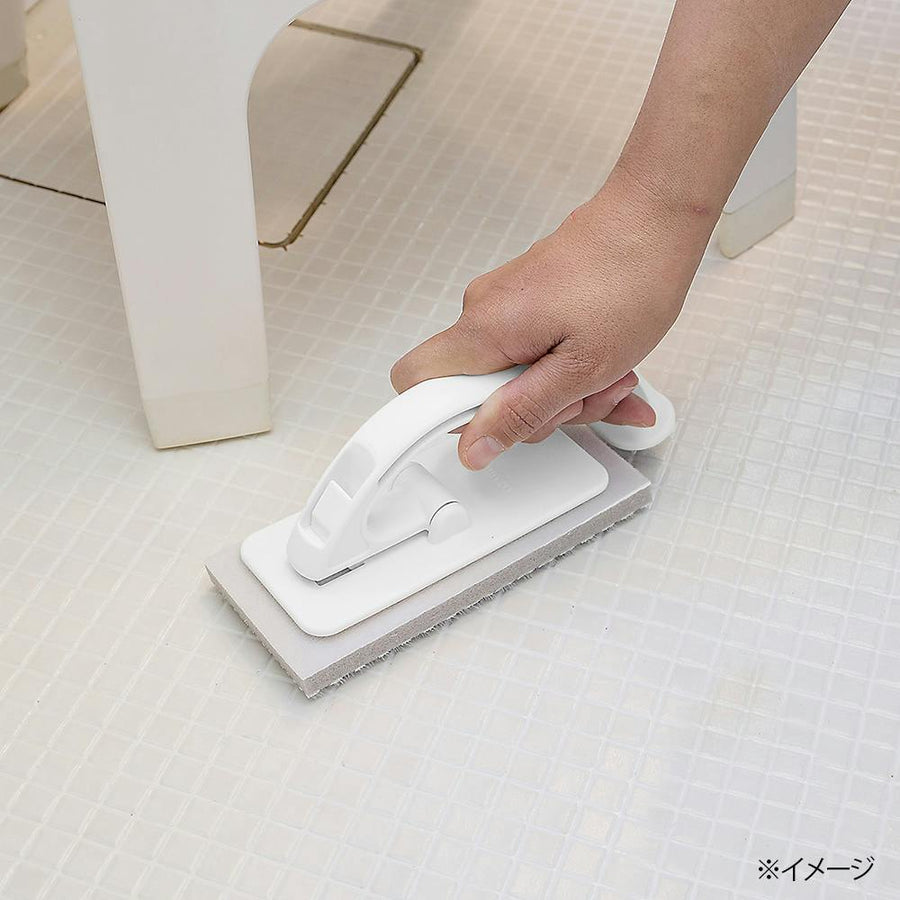 Magnetic floor cleaning brush sponge