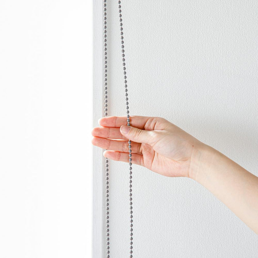 Light-coloured blackout chain-operated roller blind, light grey, 90 x 220 cm