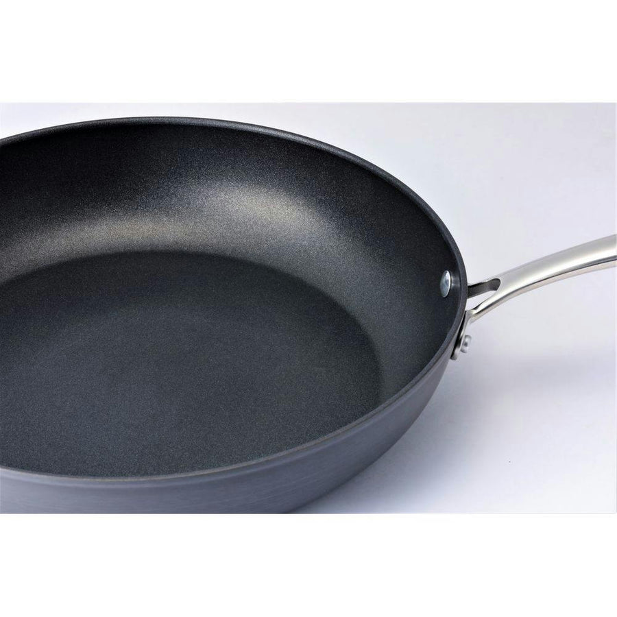 Non-stick large frying pan 32cm