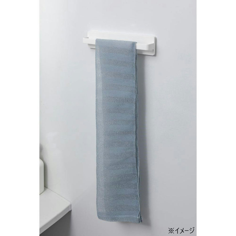 Floating storage towel hanger, suction type