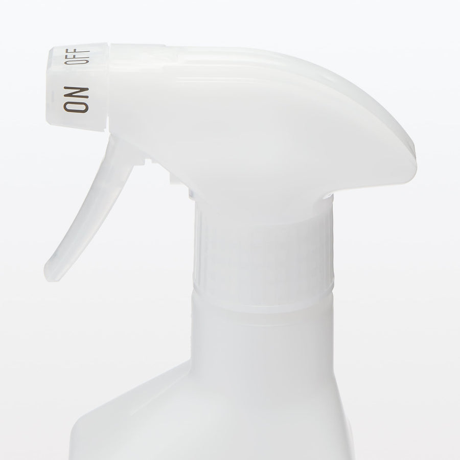 A spray bottle that can be used upside down