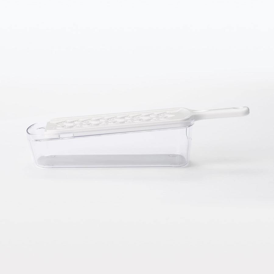 A grater that can be used with light force