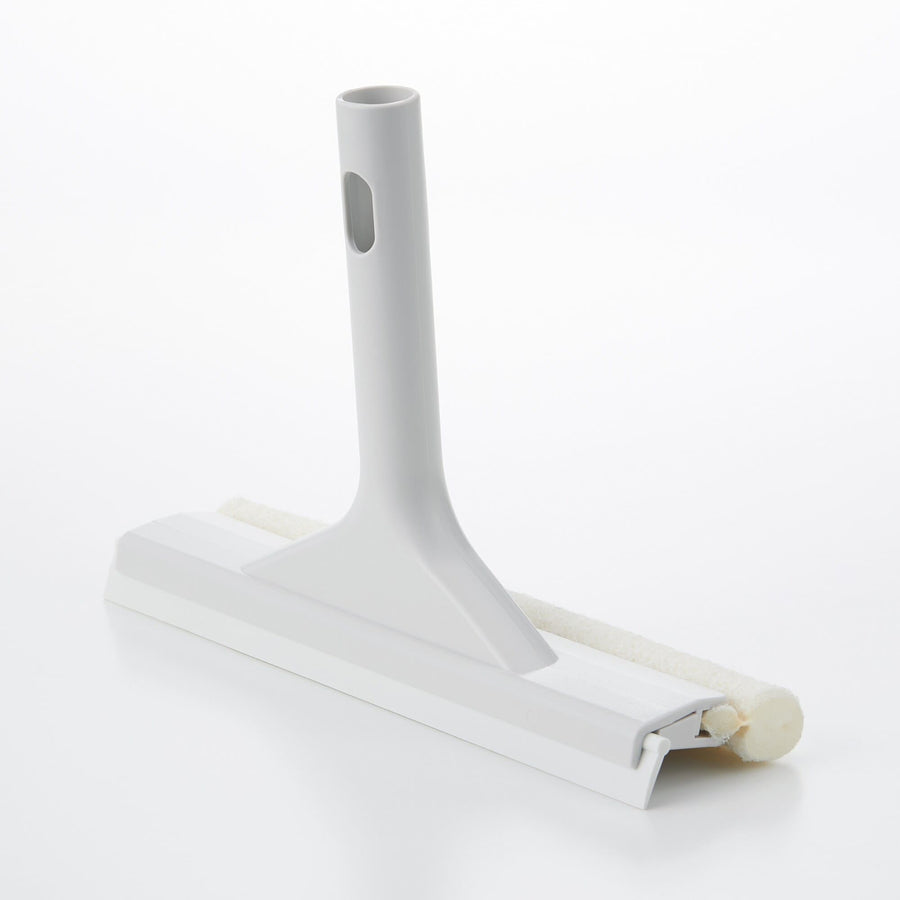 Squeegee with replaceable head