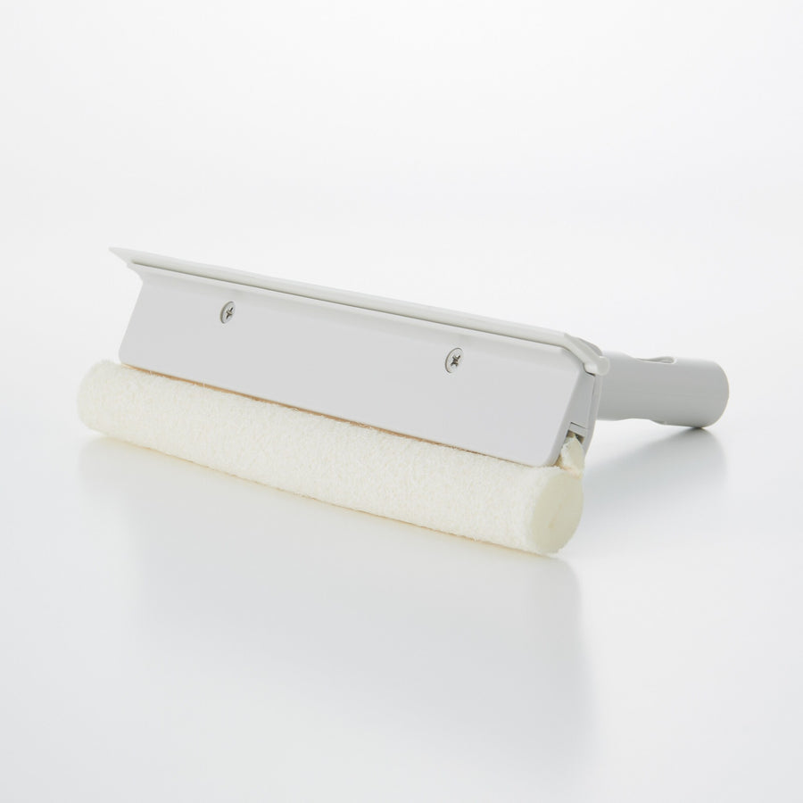 Squeegee with replaceable head