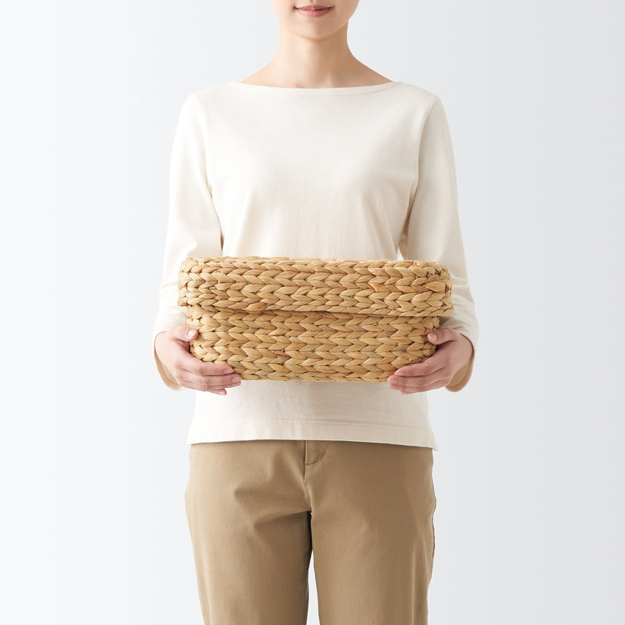 Water hyacinth rectangular basket with lid, medium