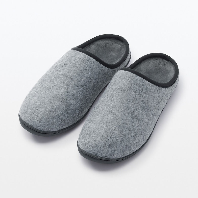 Comfortable slippers made from recycled polyester, grey