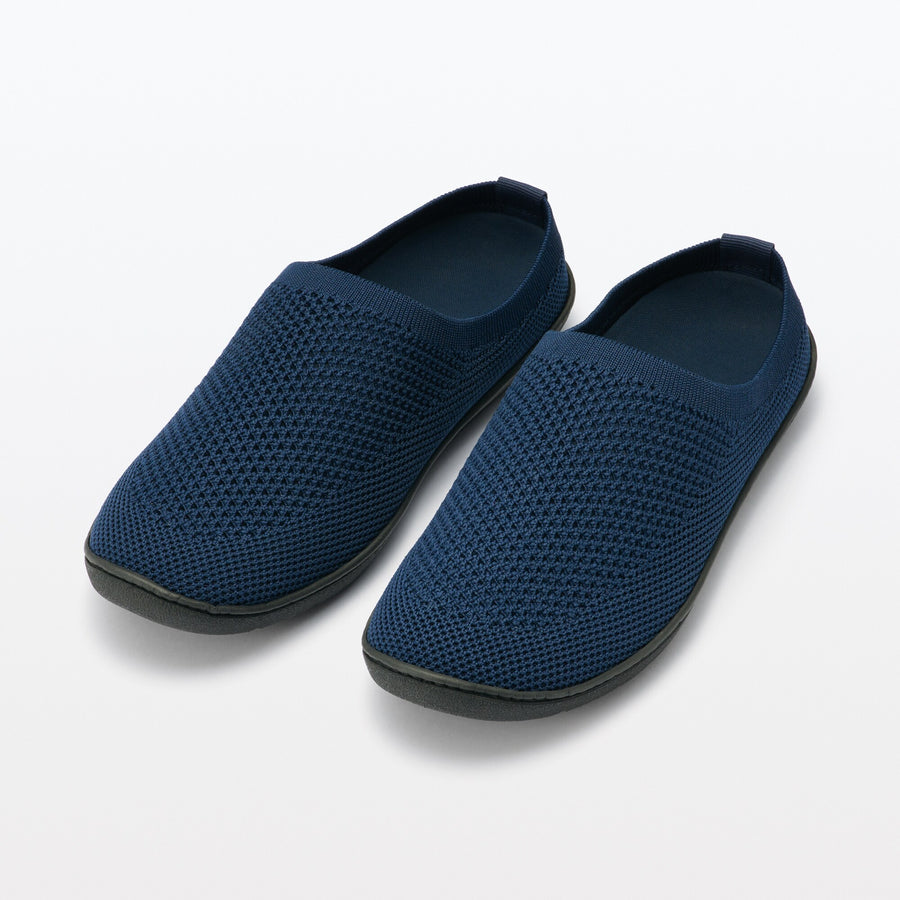 Comfortable slippers made from recycled polyester