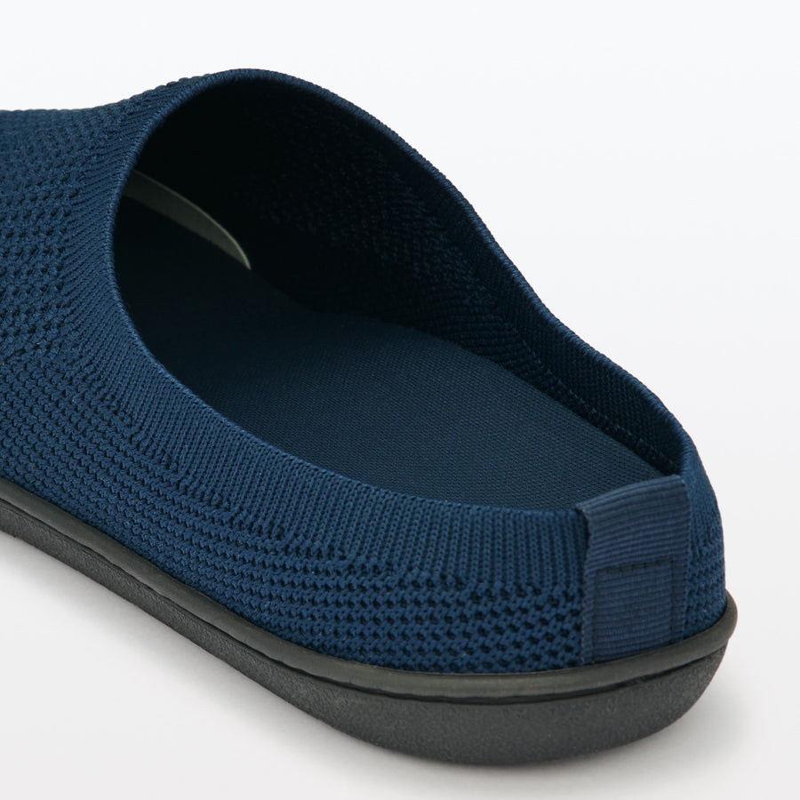 Comfortable slippers made from recycled polyester