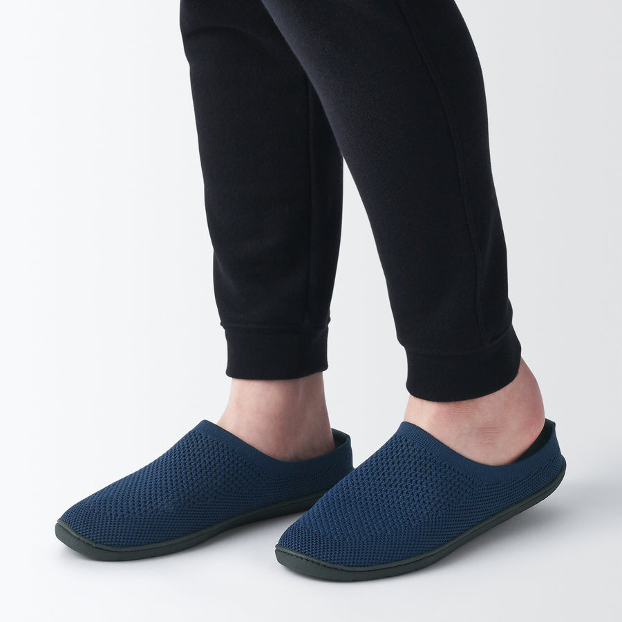 Comfortable slippers made from recycled polyester