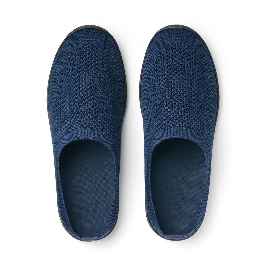 Comfortable slippers made from recycled polyester