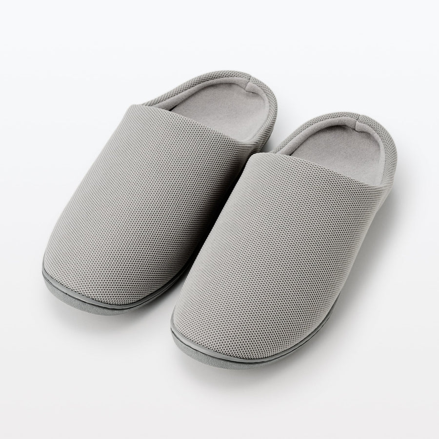 Comfortable slippers made from recycled polyester