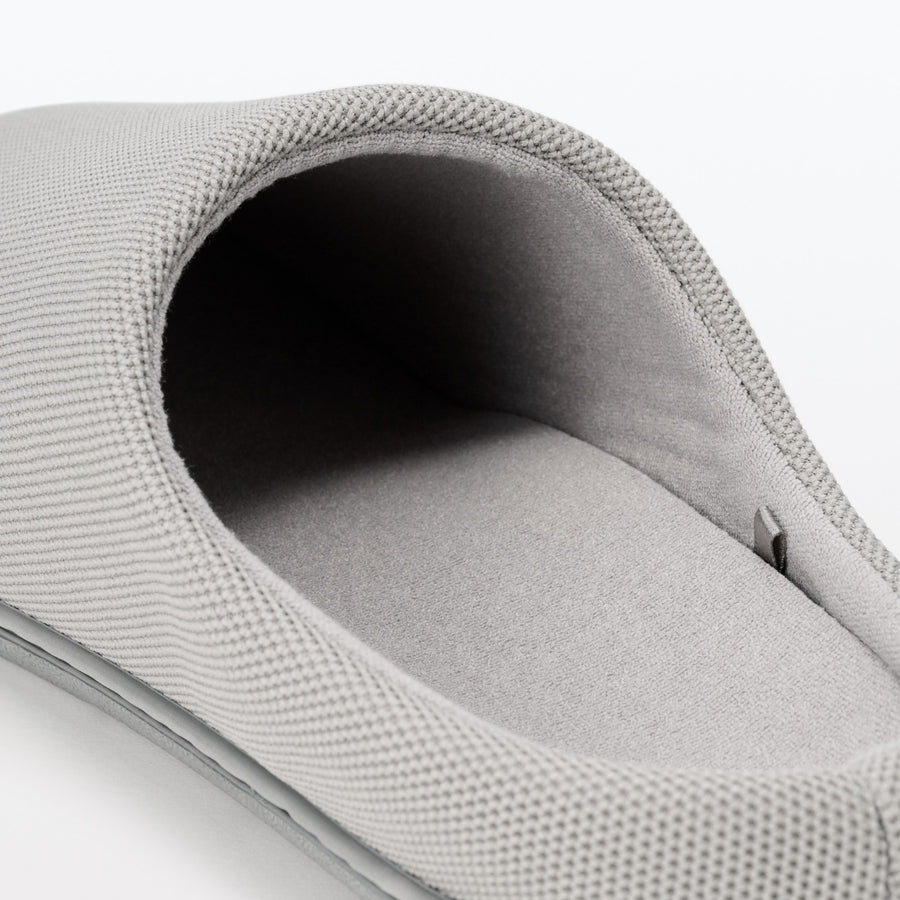 Comfortable slippers made from recycled polyester