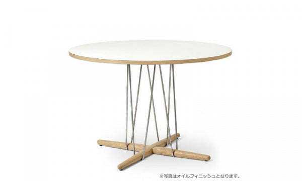 E020 Embrace Table, φ110cm, Oak, Lacquered
