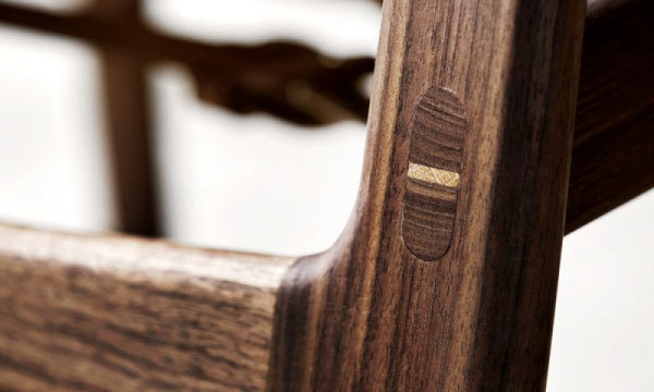 BM1106 Huntsman Chair, Walnut with Oil Finish and Cognac Brass