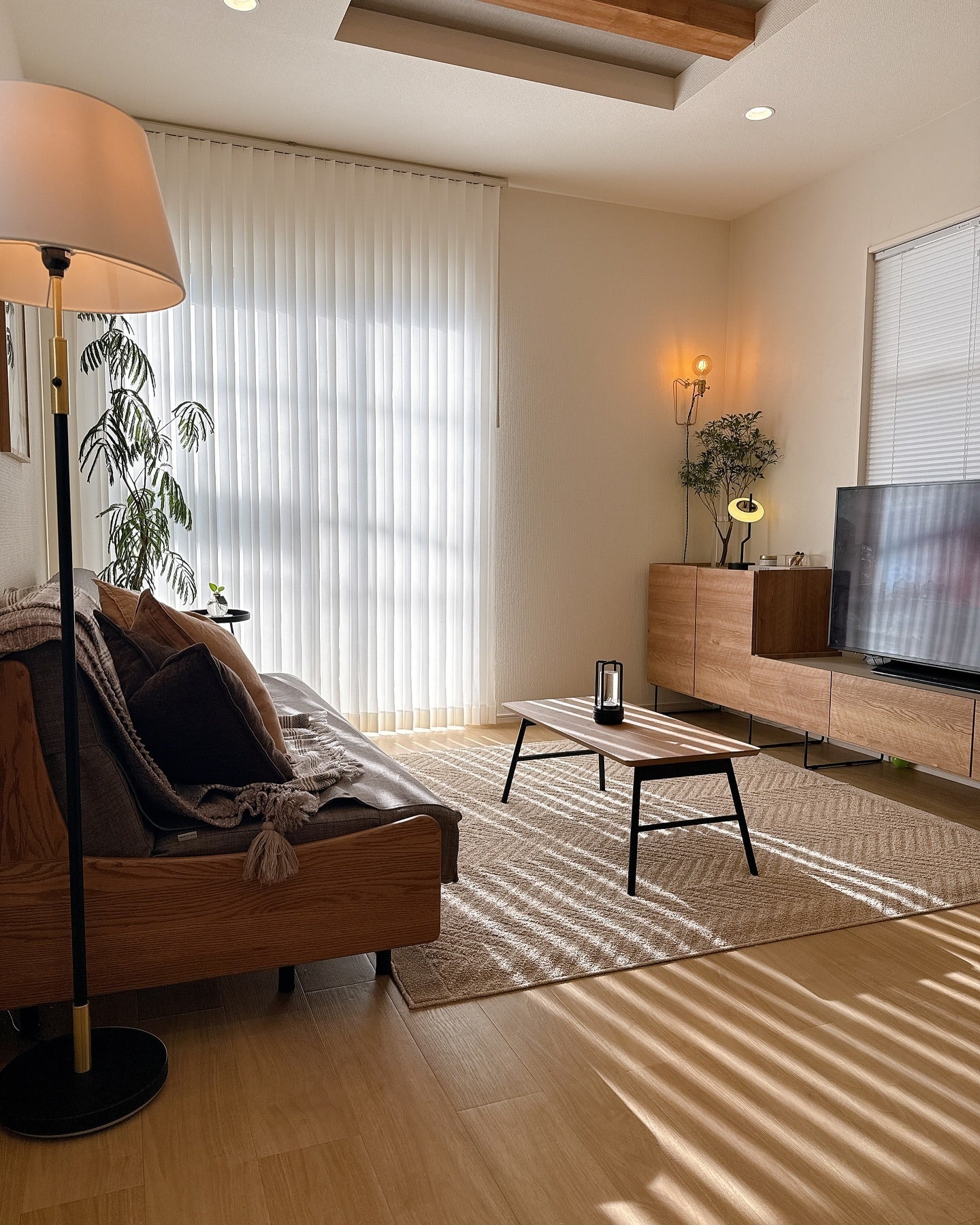 【送料無料】棚付き折れ脚テーブル Luster 80cm 天然木 収納 木目調 送料無料】棚付き折れ脚テーブル Luster 80cm 天然木 収納 木目調 楽天