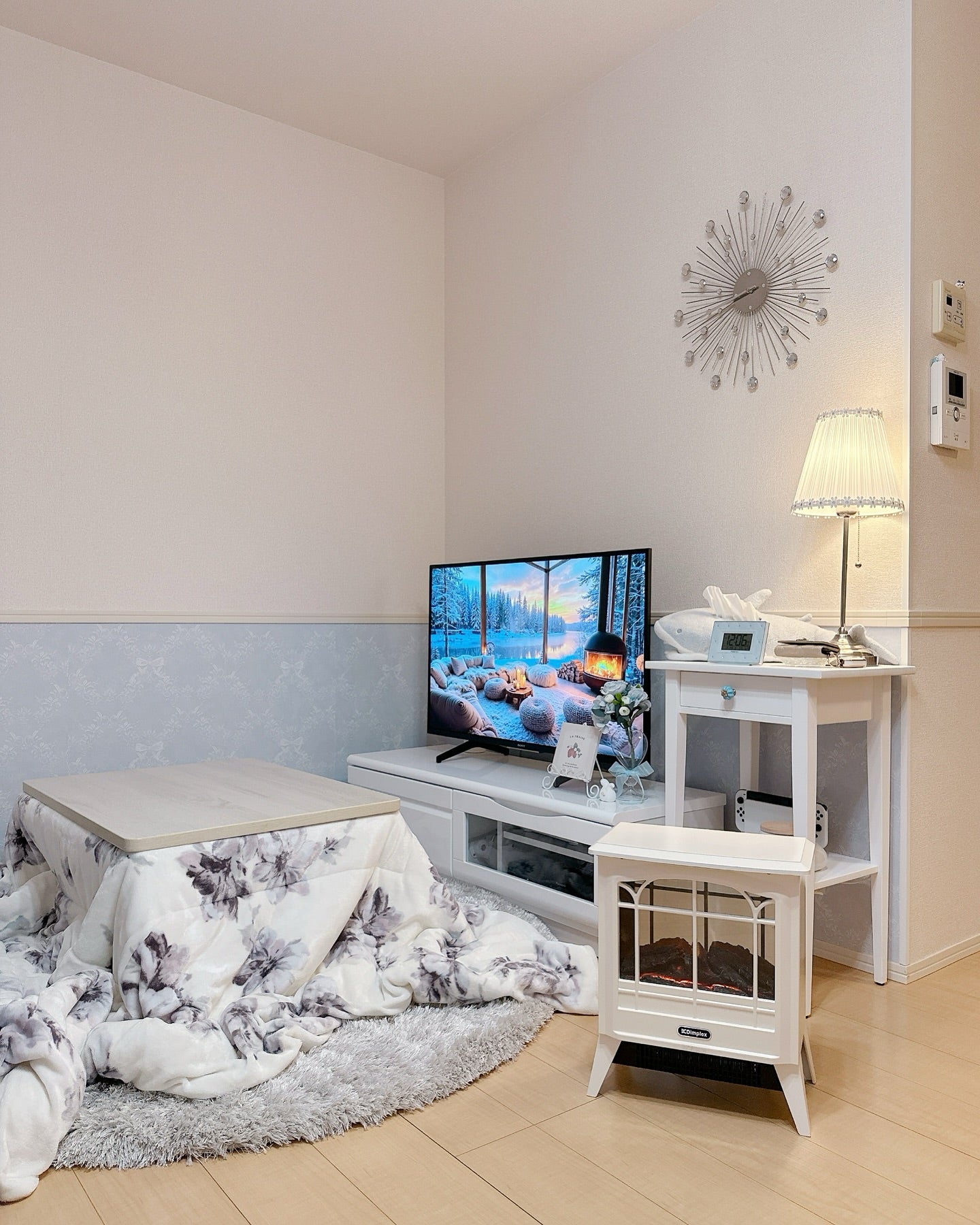 IKEA イケア　HEMNES ヘムネス　サイドテーブル　ホワイト　送料込み　白 IKEA(イケア) HEMNES（ヘムネス）サイドテーブル - MIRUMU