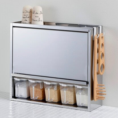 Stainless steel spice rack with 5 condiment pots